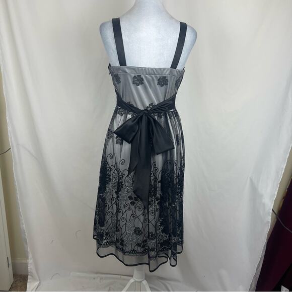 R&M Richards Sheer Black Metallic Floral Party Event Dress NWT Size 8 - Picture 4 of 14
